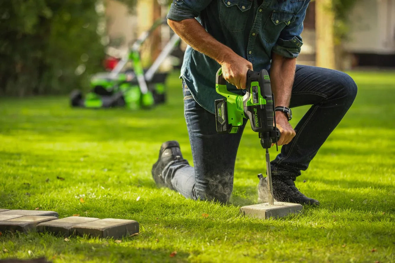 What Does 20V MAX Mean in Batteries? Unpacking the "MAX" Designation - Triple-Batteries